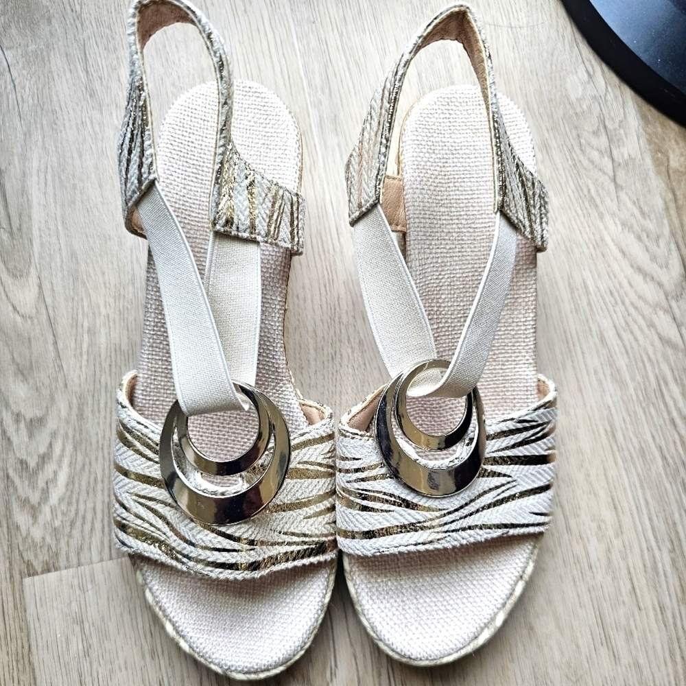 NEW Metallic Striped Open Toe Summer Retro Wedge/Sandal Size 5